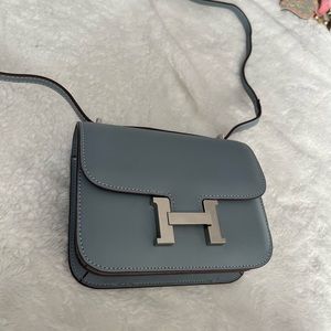 Hermes’ Constance 18 bleu brumé chèvre palladium hardware